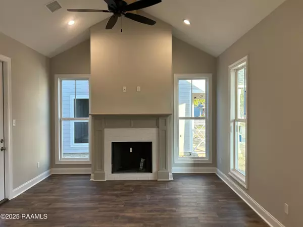 Lafayette, LA 70508,102 Newtown DR