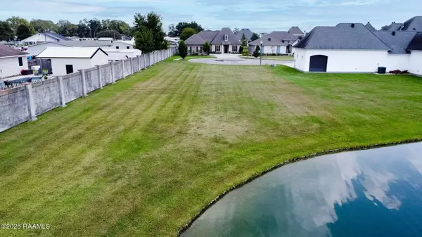 Breaux Bridge, LA 70517,243 Bridgewater PL