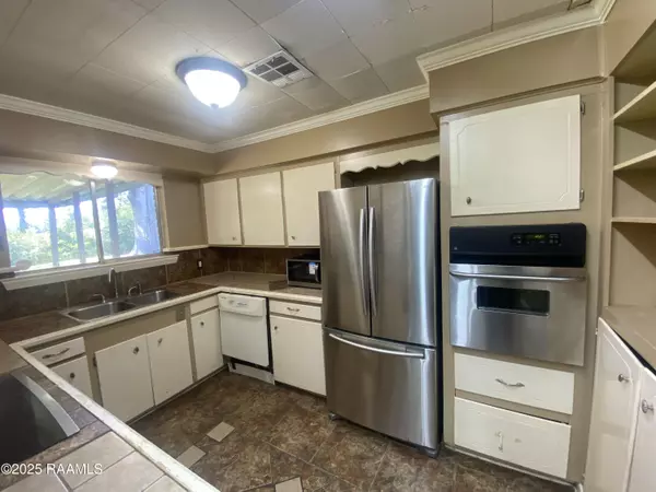 Baton Rouge, LA 70815,1656 Bellridge DR