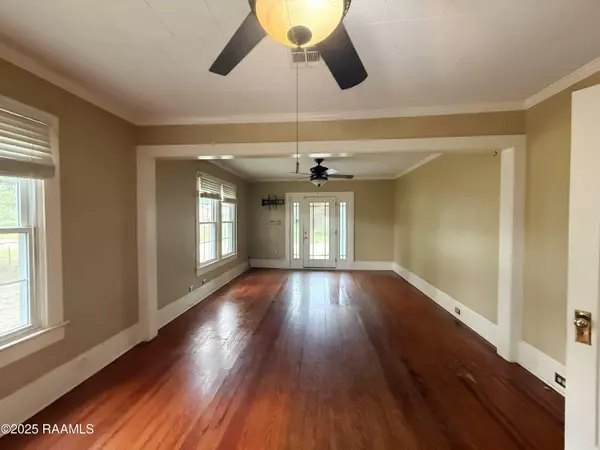 Ville Platte, LA 70586,610 E Washington ST