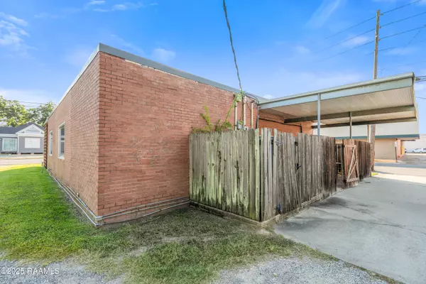 Crowley, LA 70526,121 E 5th ST