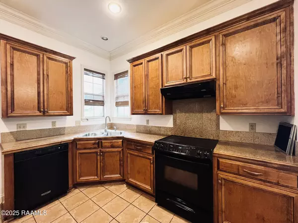 Lafayette, LA 70506,125 Oakbend DR