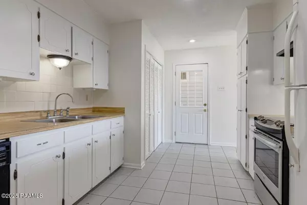 Lafayette, LA 70503,136 Longfellow DR