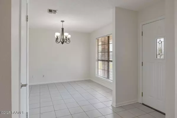 Lafayette, LA 70503,136 Longfellow DR