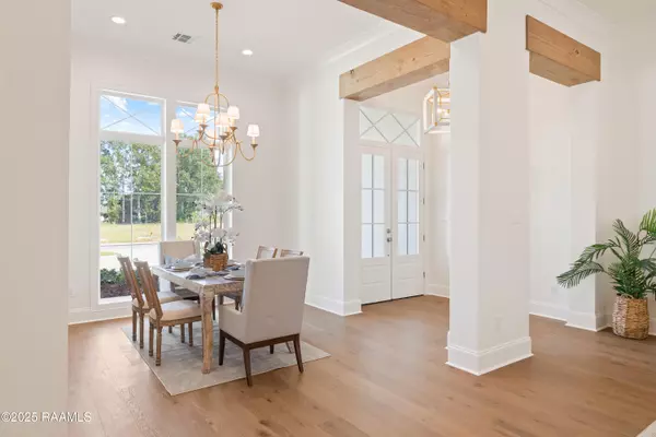 Lafayette, LA 70508,111 Leaning Oak DR