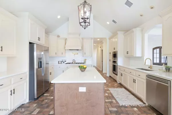 Lafayette, LA 70508,108 Queen Of Peace DR