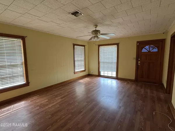 Ville Platte, LA 70586,413 W Jefferson ST