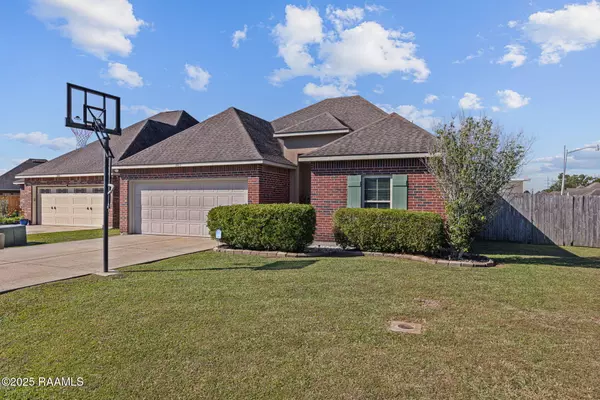 Youngsville, LA 70592,205 Quiet Bluff DR