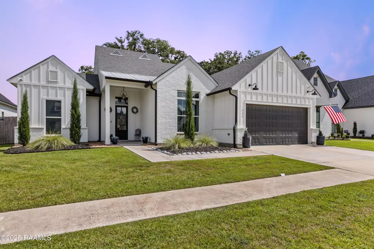 Broussard, LA 70518,227 Canary Palm WAY