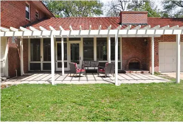 New Iberia, LA 70563,400 Everette ST