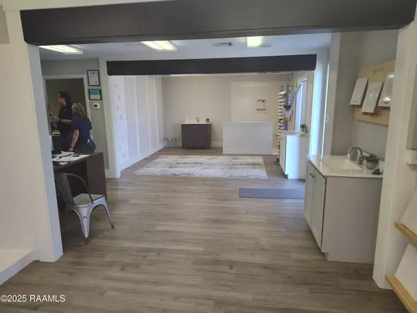 Broussard, LA 70518,110 N Bernard RD