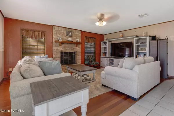 Lafayette, LA 70508,302 Vivian DR