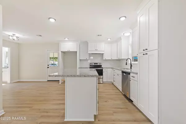 New Iberia, LA 70560,306 Bayard ST