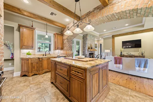 Breaux Bridge, LA 70517,1058 Angelwood CIR