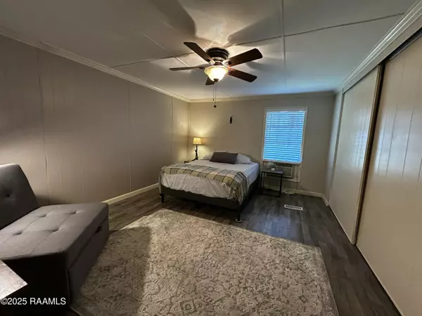 Breaux Bridge, LA 70517,1065 Vermilion ST