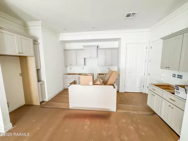 Lafayette, LA 70506,223 Berchman Oaks DR