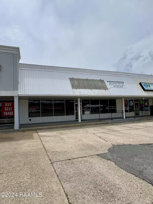 722 E Admiral Doyle DR #B, New Iberia, LA 70560