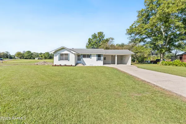 Breaux Bridge, LA 70517,1355 B B Senior High School RD