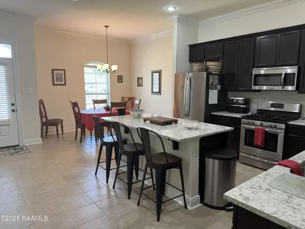 Broussard, LA 70518,134 Raven Cliff LN