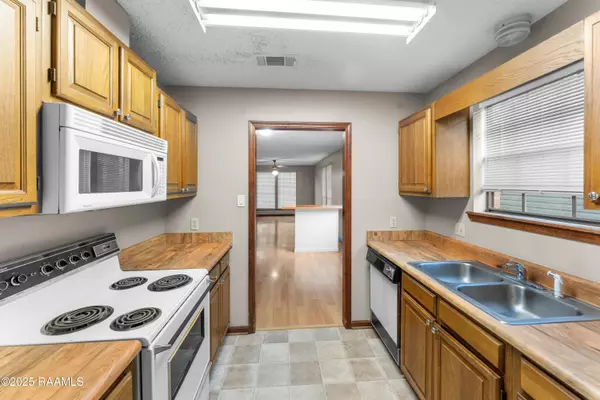 Baton Rouge, LA 70817,5138 Cumberland Cove DR
