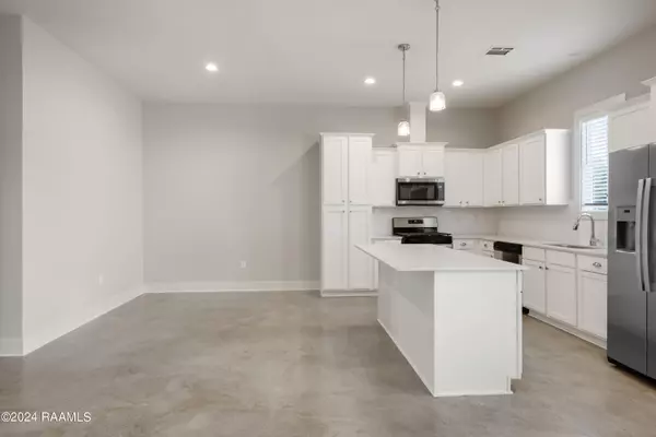 Youngsville, LA 70592,107 Satsuma DR