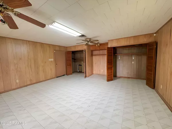 Opelousas, LA 70570,506 Robert ST