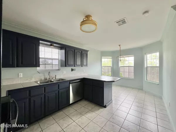Breaux Bridge, LA 70517,729 N Belle CIR