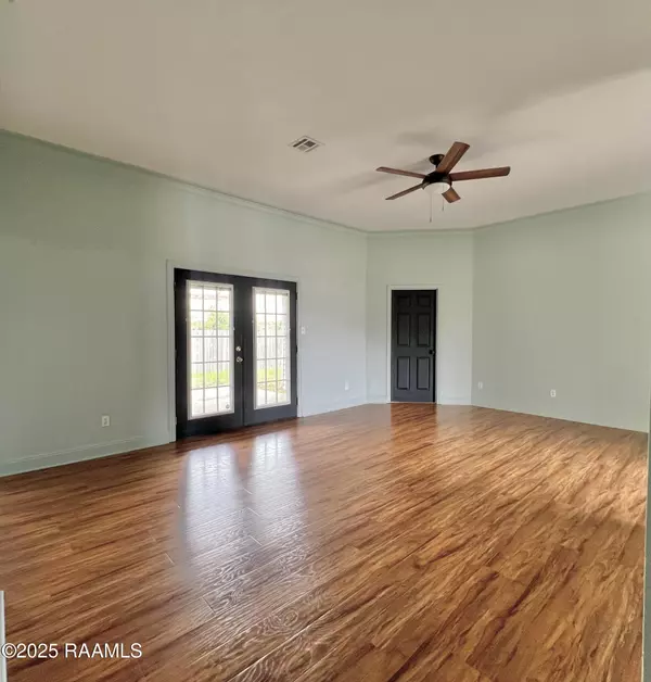 Breaux Bridge, LA 70517,729 N Belle CIR