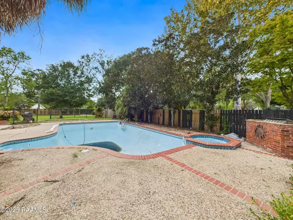 Lafayette, LA 70508,119 Clipper CV