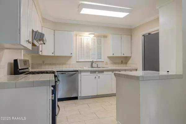 Lafayette, LA 70503,204 Karen DR