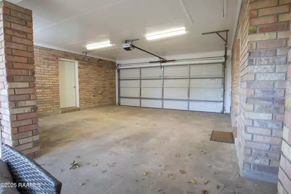 Lafayette, LA 70501,102 Kingswood DR