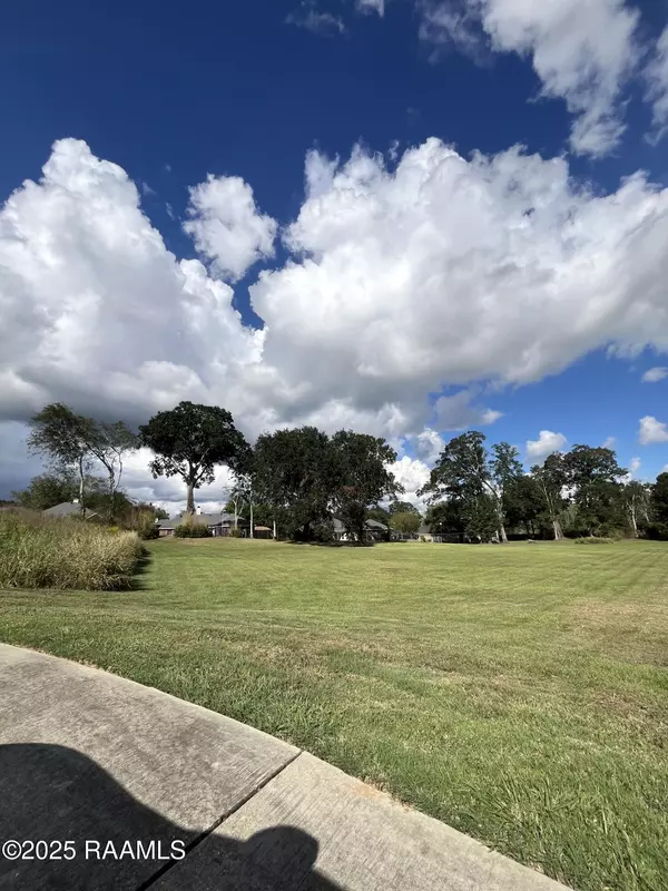 Broussard, LA 70518,100 Leatherback LN