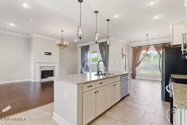 Broussard, LA 70518,207 Lexi Falls LN