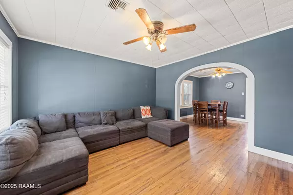 New Iberia, LA 70563,307 Ash ST