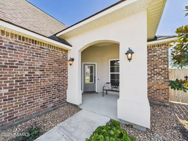 Broussard, LA 70518,204 Whispering Meadows RD