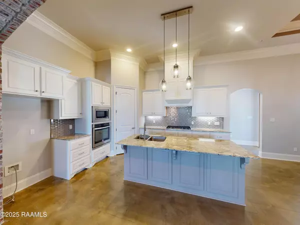 Lafayette, LA 70503,405 Dunvegan CT