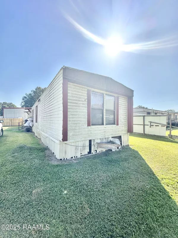 Scott, LA 70583,114 Clay RD