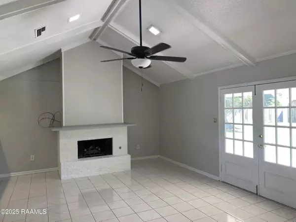 New Iberia, LA 70560,815 College DR