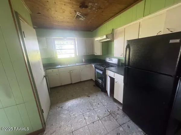 St. Martinville, LA 70582,1010 Dugas LN