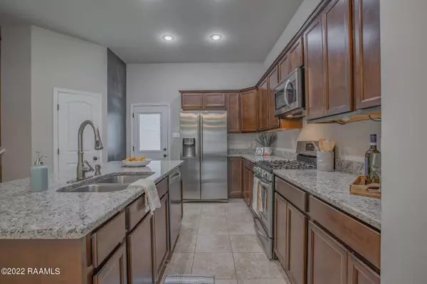 Lafayette, LA 70506,100 Caddo CT