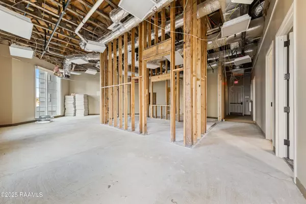 Lafayette, LA 70508,1245 Camellia BLVD #200