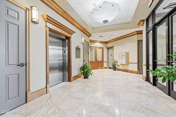 Lafayette, LA 70508,1245 Camellia BLVD #300