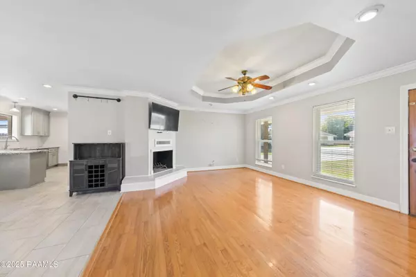 Lafayette, LA 70506,100 Sunny LN