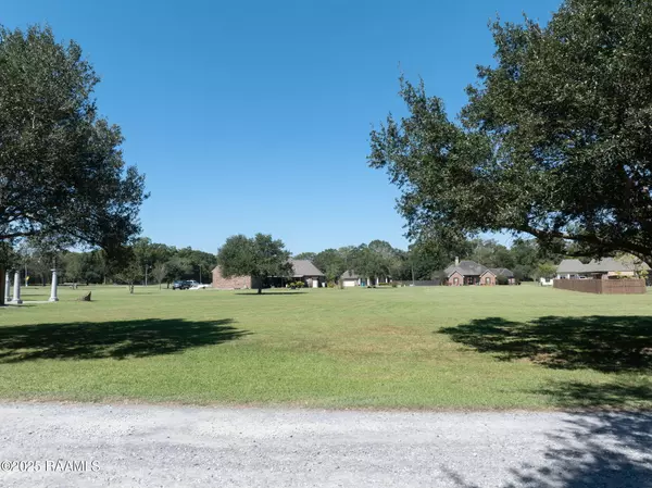 0 Bayou Oaks DR, Breaux Bridge, LA 70517