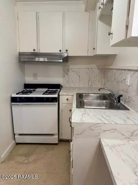 New Iberia, LA 70560,410 Charles ST