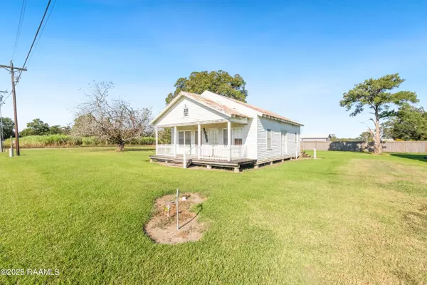 1908 Nursery HWY, St. Martinville, LA 70582