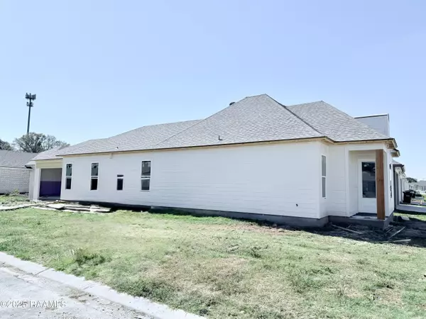 Lafayette, LA 70506,230 Berchman Oaks DR