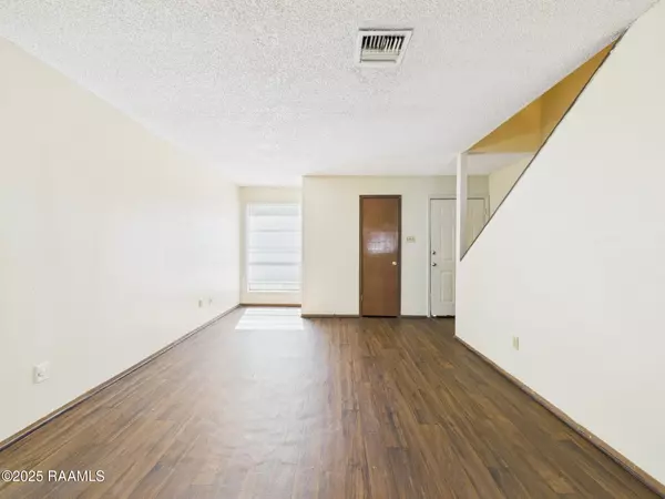 Lafayette, LA 70507,201 High Meadows BLVD #122