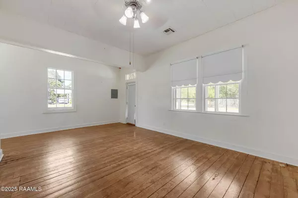 Washington, LA 70589,404 E Moundville ST