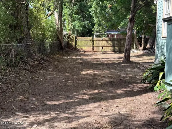 Lafayette, LA 70506,306 Calder ST